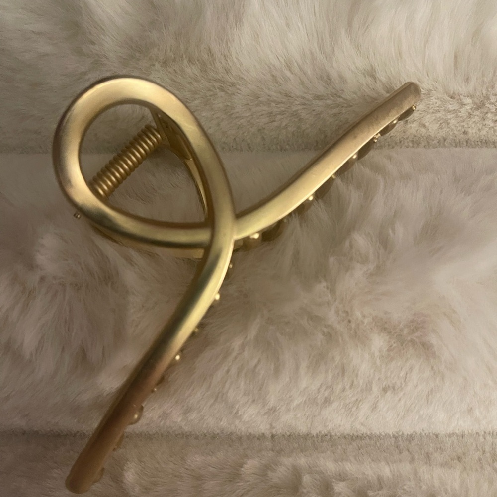 Chic Gold Hair Clip